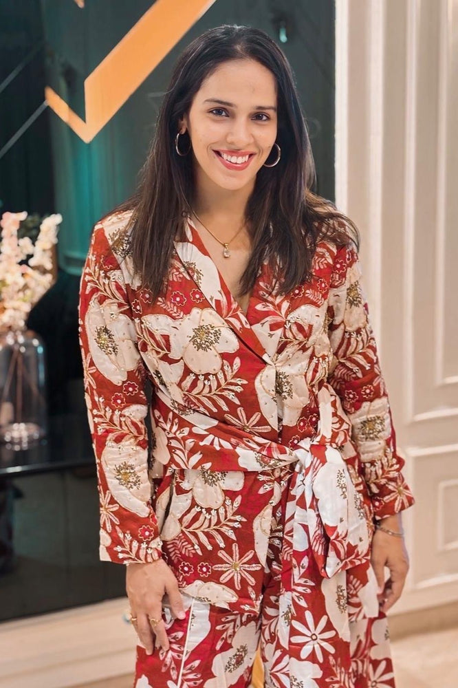 
                      
                        SAINA NEHWAL IN FLORAL PRINT EMBROIDERED TIE-KNOT JACKET WITH PANT
                      
                    