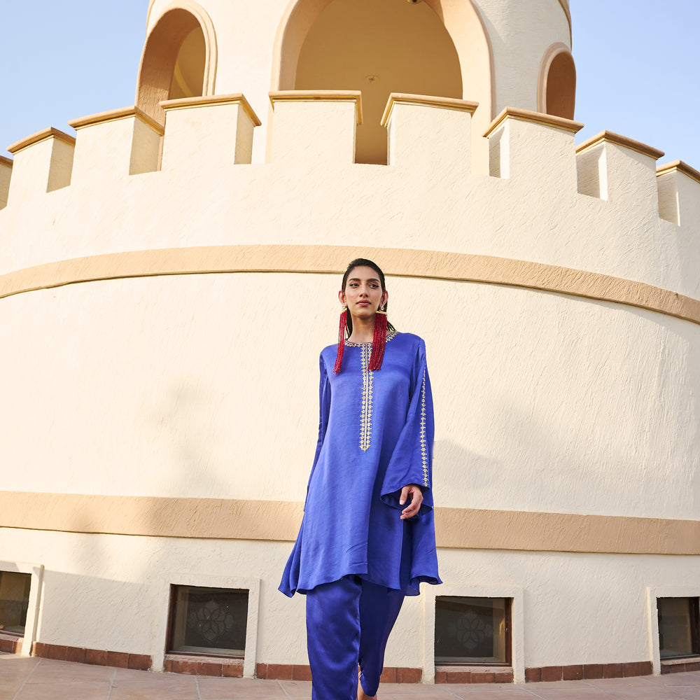 Teen Line Embroidered Bell Sleeve Kurta with Pant