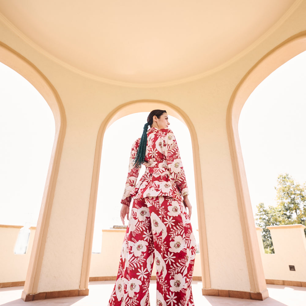 
                      
                        SAINA NEHWAL IN FLORAL PRINT EMBROIDERED TIE-KNOT JACKET WITH PANT
                      
                    