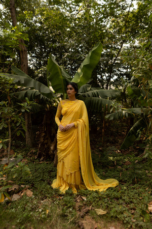 
            
                Load image into Gallery viewer, Yellow Jaal Butti Saree
            
        