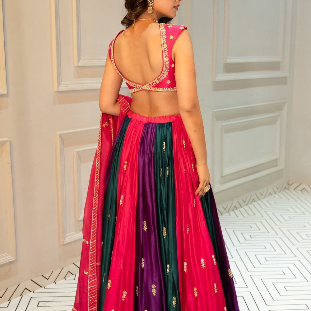 
                      
                        ROYAL BLUE DEEP NECKLINE EMBROIDERED SLEEVELESS BLOUSE WITH FLORAL BUTTI EMBROIDERED LEHENGA AND DUPATTA- EC-LH-RAHI25-25- RoyalBlue
                      
                    