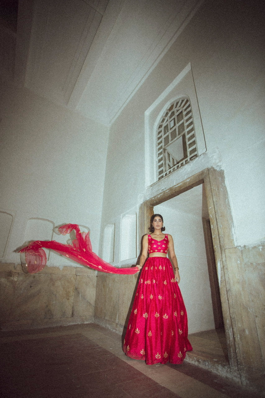 FUSCHIA LEHENGA