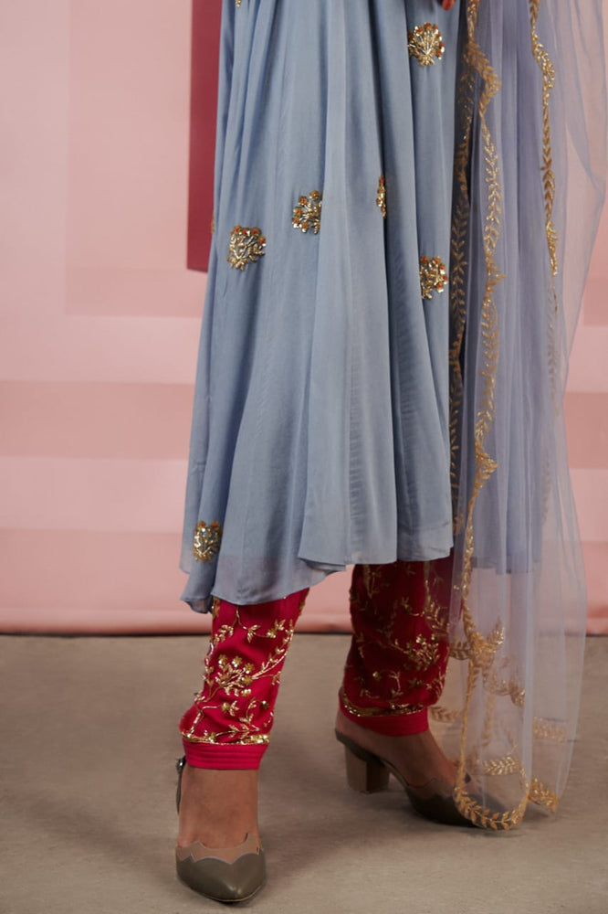 
                      
                        Powder Blue Handcrafted Yoke Raglan Full Sleeve Long Kurta
                      
                    